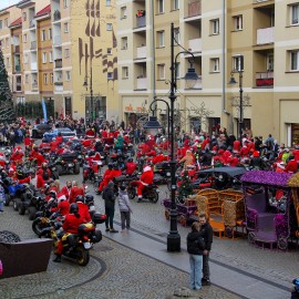 powiększ zdjęcie: Mikołajowie, motory i mnóstwo radości