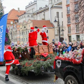 powiększ zdjęcie: Mikołajowie, motory i mnóstwo radości