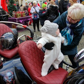 powiększ zdjęcie: Mikołajowie, motory i mnóstwo radości