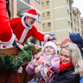 powiększ zdjęcie: Mikołajowie, motory i mnóstwo radości