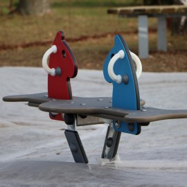 powiększ zdjęcie: Nowe place zabaw przy legnickich żłobkach na finiszu realizacji