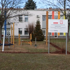 powiększ zdjęcie: Nowe place zabaw przy legnickich żłobkach na finiszu realizacji