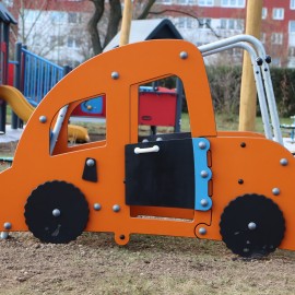 powiększ zdjęcie: Nowe place zabaw przy legnickich żłobkach na finiszu realizacji