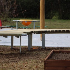 powiększ zdjęcie: Nowe place zabaw przy legnickich żłobkach na finiszu realizacji