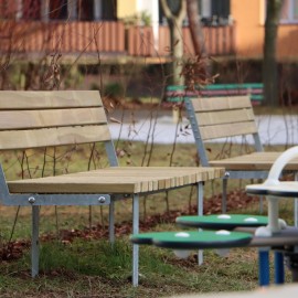 powiększ zdjęcie: Nowe place zabaw przy legnickich żłobkach na finiszu realizacji