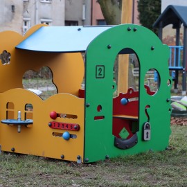 powiększ zdjęcie: Nowe place zabaw przy legnickich żłobkach na finiszu realizacji