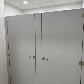 powiększ zdjęcie: Koniec remontu zaplecza i sanitariatów w hali przy Lotniczej