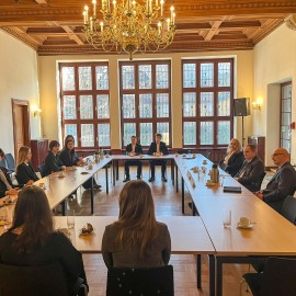 powiększ zdjęcie: Młodzieżowa Rada Miasta Legnicy z wizytą w Konsulacie Generalnym Niemiec we Wrocławiu