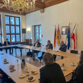 powiększ zdjęcie: Młodzieżowa Rada Miasta Legnicy z wizytą w Konsulacie Generalnym Niemiec we Wrocławiu