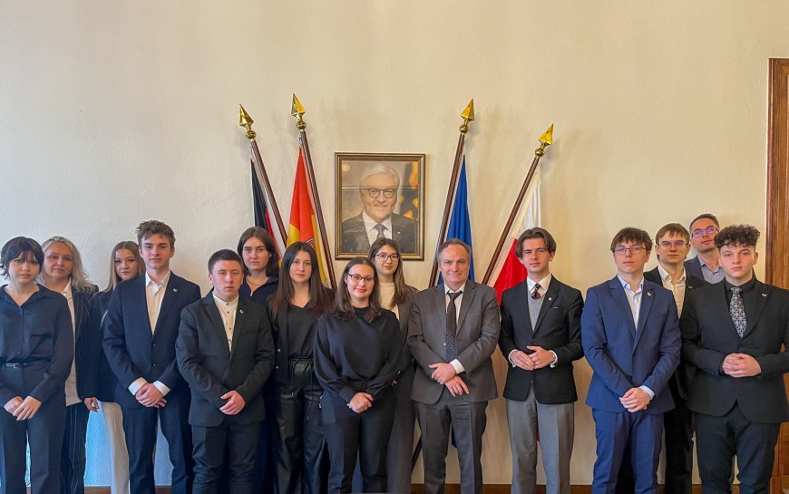 Młodzieżowa Rada Miasta Legnicy z wizytą w Konsulacie Generalnym Niemiec we Wrocławiu