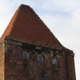 powiększ zdjęcie: Siedem firm z ofertami na rewitalizację zabytkowej Bramy Chojnowskiej