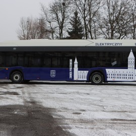 powiększ zdjęcie: Kolejne autobusy elektryczne dołączyły do floty MPK Legnica