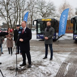 powiększ zdjęcie: Kolejne autobusy elektryczne dołączyły do floty MPK Legnica