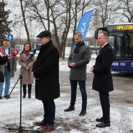 powiększ zdjęcie: Kolejne autobusy elektryczne dołączyły do floty MPK Legnica
