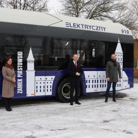 powiększ zdjęcie: Kolejne autobusy elektryczne dołączyły do floty MPK Legnica