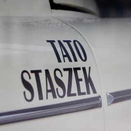 powiększ zdjęcie: Drezyna Warszawa M20 na placu Słowiańskim w Legnicy