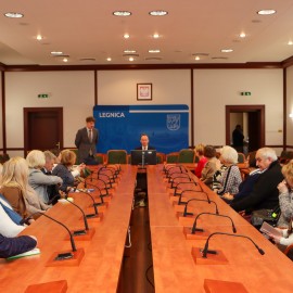 powiększ zdjęcie: Inauguracyjne posiedzenie Miejskiej Rady Seniorów w Legnicy V kadencji