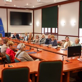 powiększ zdjęcie: Inauguracyjne posiedzenie Miejskiej Rady Seniorów w Legnicy V kadencji