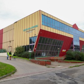 powiększ zdjęcie: Ogłoszono przetarg na III etap termomodernizacji hali sportowej przy ul. Lotniczej