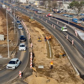 powiększ zdjęcie: Trwają prace przy budowie ronda turbinowego na ul. Jaworzyńskiej