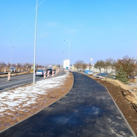 powiększ zdjęcie: Trwają prace przy budowie ronda turbinowego na ul. Jaworzyńskiej