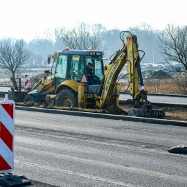 powiększ zdjęcie: Trwają prace przy budowie ronda turbinowego na ul. Jaworzyńskiej