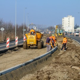 powiększ zdjęcie: Trwają prace przy budowie ronda turbinowego na ul. Jaworzyńskiej