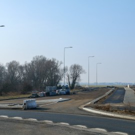 powiększ zdjęcie: Trwają prace przy budowie ronda turbinowego na ul. Jaworzyńskiej