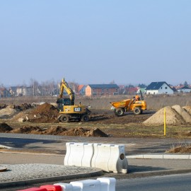 powiększ zdjęcie: Trwają prace przy budowie ronda turbinowego na ul. Jaworzyńskiej