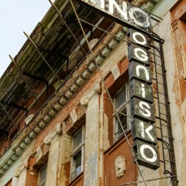 powiększ zdjęcie: Prezydent Maciej Kupaj pozyskał środki na remont Kina Ognisko