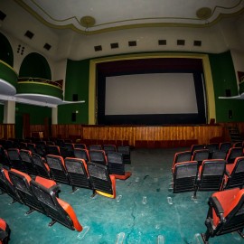 powiększ zdjęcie: Prezydent Maciej Kupaj pozyskał środki na remont Kina Ognisko