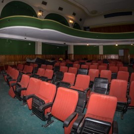 powiększ zdjęcie: Prezydent Maciej Kupaj pozyskał środki na remont Kina Ognisko