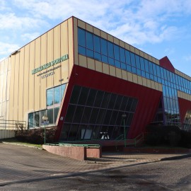 powiększ zdjęcie: 10 firm chce modernizować halę widowiskowo - sportową