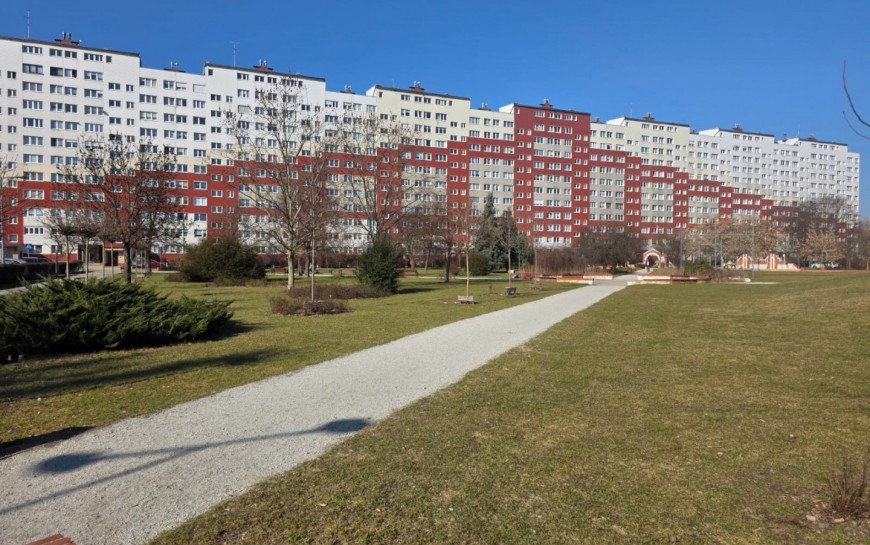 Trwają wiosenne porządki na terenach zielonych i rekreacyjnych w Legnicy