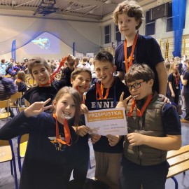 powiększ zdjęcie: Uczniowie z SP im. św. Franciszka awansowali do finału Odysei Umysłu