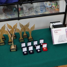 powiększ zdjęcie: Karolina Barszczuk laureatką miejskiej edycji konkursu „Ośmiu Wspaniałych”