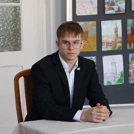 powiększ zdjęcie: Karolina Barszczuk laureatką miejskiej edycji konkursu „Ośmiu Wspaniałych”