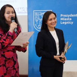 powiększ zdjęcie: Karolina Barszczuk laureatką miejskiej edycji konkursu „Ośmiu Wspaniałych”