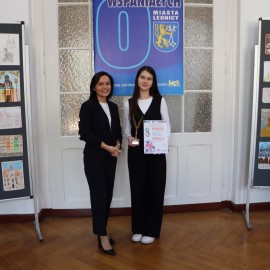 powiększ zdjęcie: Karolina Barszczuk laureatką miejskiej edycji konkursu „Ośmiu Wspaniałych”