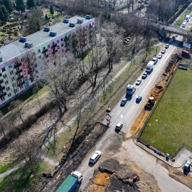 Trwają prace na ul. Poznańskiej. Zaawansowane roboty brukarskie na chodniku i ścieżce rowerowej