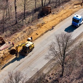 powiększ zdjęcie: Trwają prace na ul. Poznańskiej. Zaawansowane roboty brukarskie na chodniku i ...