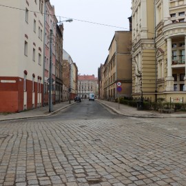 powiększ zdjęcie: Remont ul. Emilii Plater. Miasto ogłasza przetarg na odnowienie nawierzchni