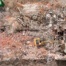 powiększ zdjęcie: Krajobraz przy dworcu się zmienia. Ruszyły wyburzenia pod nowe centrum przesiadkowe