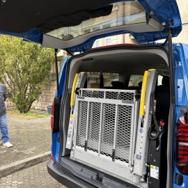 powiększ zdjęcie: Nowy samochód dla DPS-u. Będą też małe autobusy