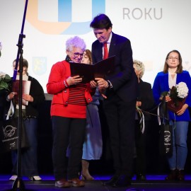powiększ zdjęcie: Marek Krajewski z tytułem Legnickiej Książki Roku 2025