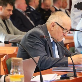 powiększ zdjęcie: Nowe zasady czystości, jednostka "D" i prestiżowe ...