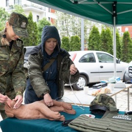 powiększ zdjęcie: Wielki Piknik Wojskowy i Drzwi Otwarte WSSZC