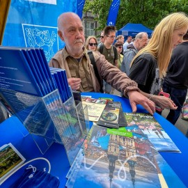 powiększ zdjęcie: Legnica na targach turystycznych w Szczecinie
