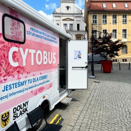 powiększ zdjęcie: Bezpłatna cytologia. Są jeszcze wolne miejsca na badania w „Cytobusie”