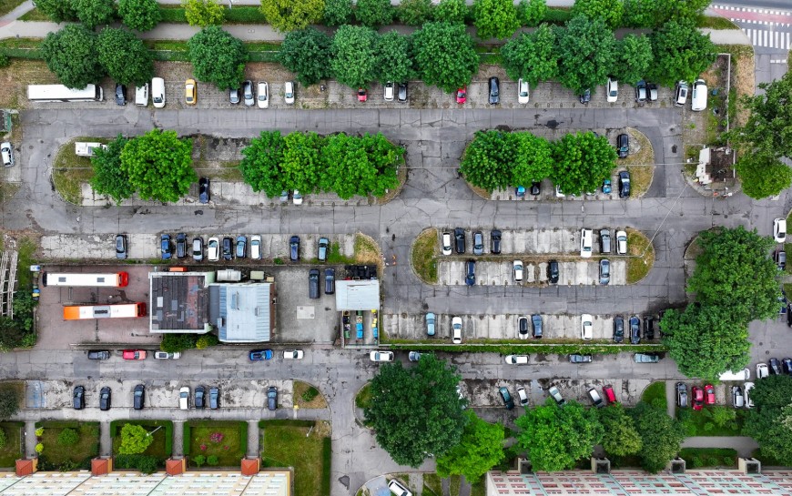 Bezpłatny parking przy ul. Warmińskiej już dostępny. Miasto przejęło ponad 200 miejsc